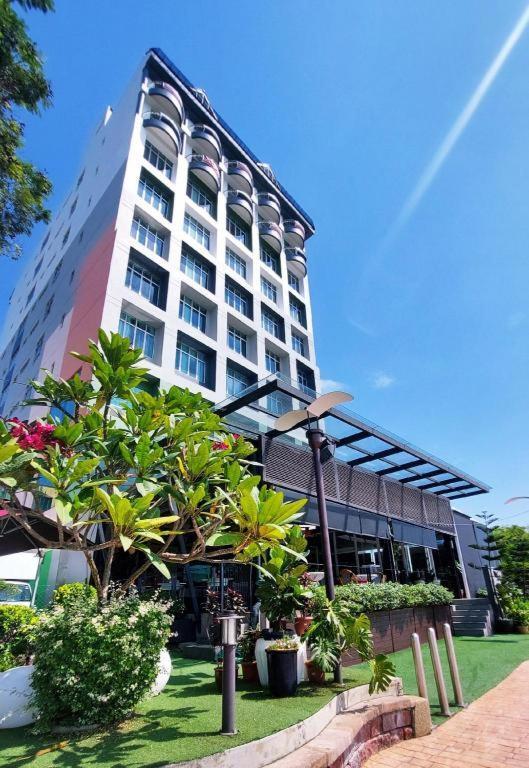 Mega View Hotel Kuantan Exteriör bild